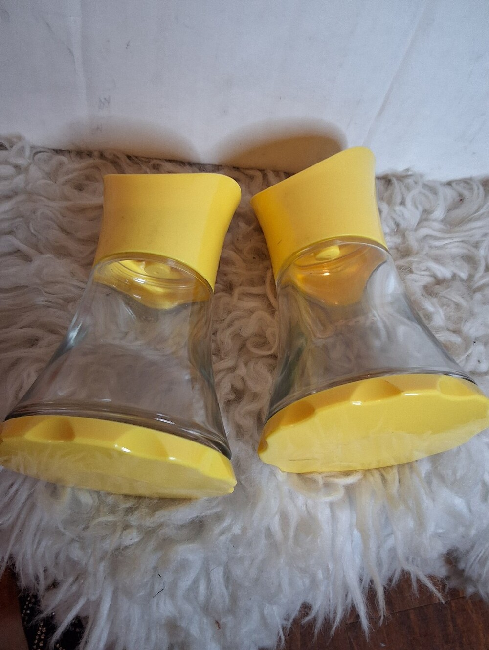 Vintage Kuhn Rikon Switzerland Yellow Glass Salt Pepper Grinders MCM Pair - Picture 5 of 7